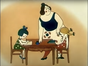 Eine nostalgisch-anmutende Cartoon-Szene mit zwei Mädchen, die an einem Tischsitzen. und Hausaufgaben-Utensilien vor sich liegen haben. Hinter dem Tisch steht eine streng blickende Frau.